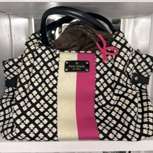 Authentic, good condition, clean, Kate Spade ♠️ with original dust bag.